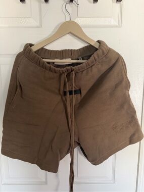 Fear of God Essentials Sweatshorts brown XS